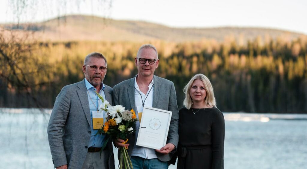 Peter Engström tillsammans med Jalle Svanberg och Erika Mattsson.